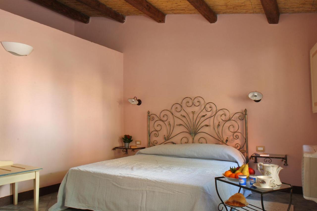 Hotel Villa Gli Asfodeli Tresnuraghes Екстер'єр фото